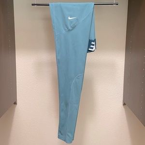 Nike Seafoam Leggings
